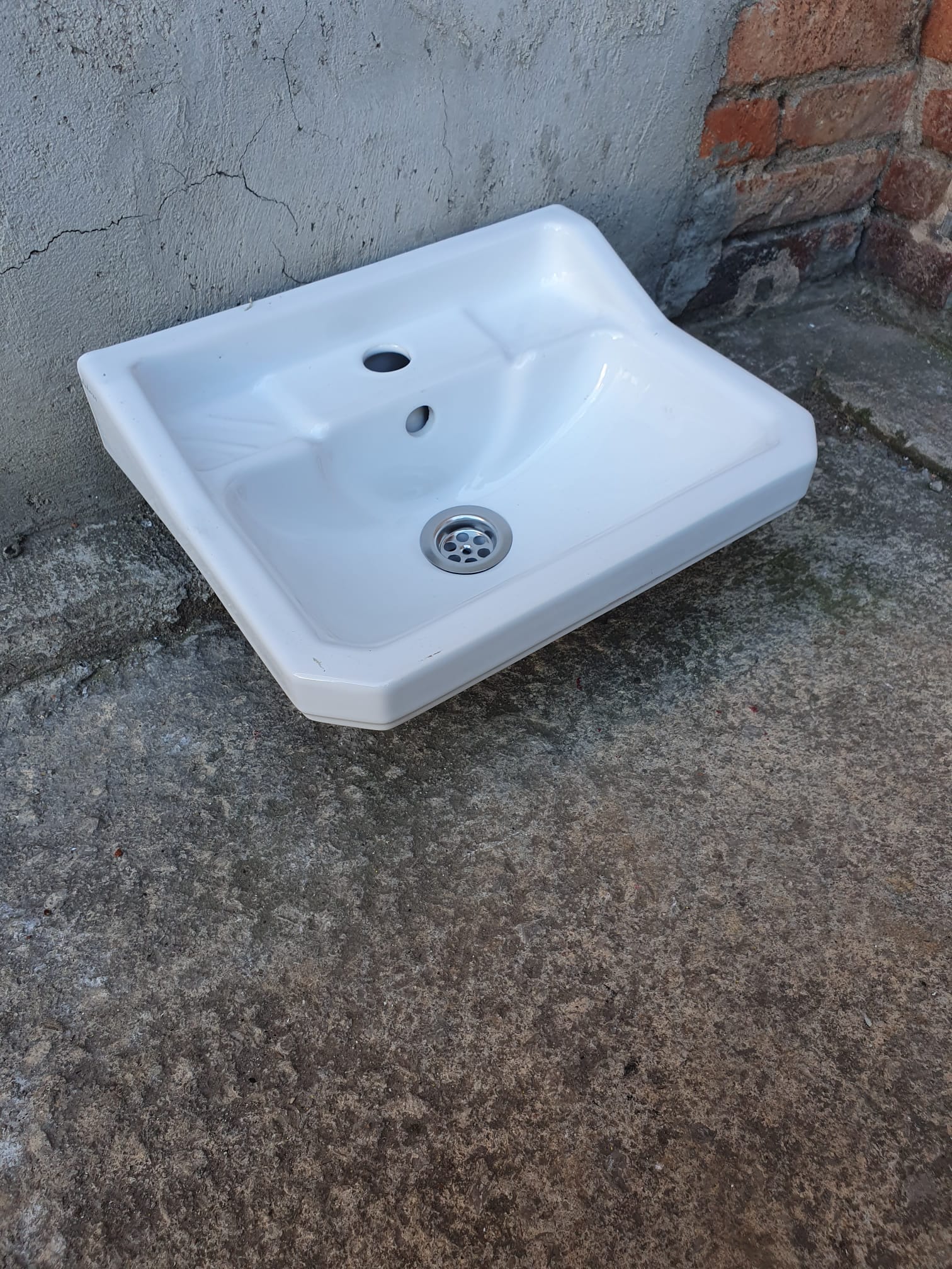 lavamanos ceramica blanca 15x39_5x32 _40eu_ 1u.